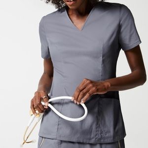 ✨JAANUU SCRUB TOP IN GRAY ✨